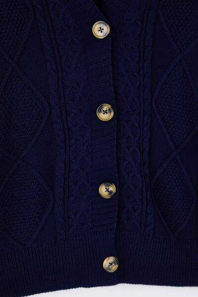 Trendyol Curve Navy Blue Hair Braid Detailed V-Neck Buttoned Knitwear Cardigan Tbbaw23Av00085