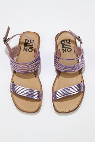 Bueno Shoes Γυναικεία φλατ σανδάλια σε σκόνη γυαλιστερό δέρμα 01wu3421