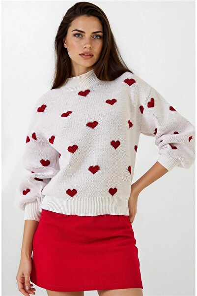WeShaya سترة تريكو بياقة دائرية ونقشة قلب باللونين الأبيض والأحمر