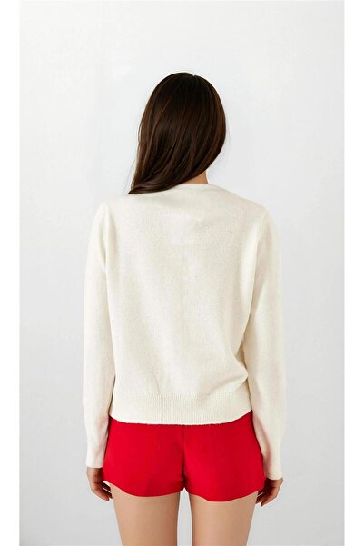 WeShaya Ecru Heart Button Round Neck Knitwear Cardigan