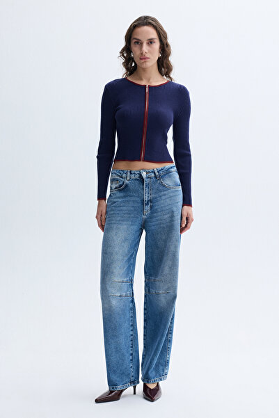 Mudo Fitted Zip-Up Cropped Sweatshirt with Cropped Sleeves