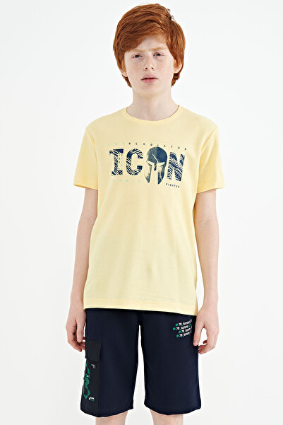 TOMMY LIFE Tricou pentru băiat cu broderie cu litere galbene în față cu gâtul...