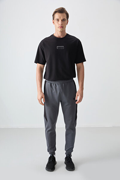 AIR JONES Dark Gray Surface Textured Standard Fit Embroidered Men's Tracksuit Bottom - 82126