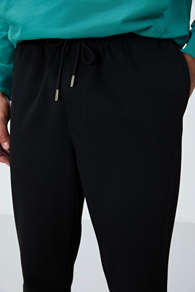 AIR JONES Ανδρικό παντελόνι φόρμας Standard Fit με υφή μαύρης επιφάνειας - 82154