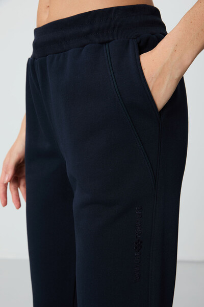 TOMMY LIFE Γυναικείο παντελόνι φούτερ Navy Blue Compact βαμβακερό χοντρό και απαλό με τυπική εφαρμογή - 94660