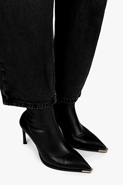 Shoeberry Kadın Belin Siyah Cilt Önü Metal Detaylı Streç Topuklu Bot