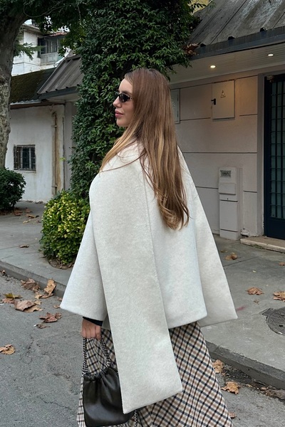 Laluvia Stone Shawl Detailed Coat - 7600