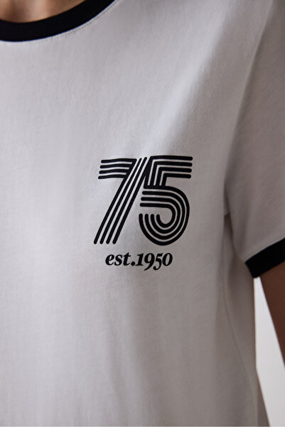 Penti Μπλουζάκι με ρετρό αντίθεση σε ανοιχτό λευκό