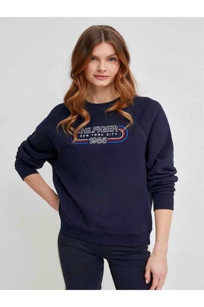 Tommy Hilfiger Women's Embroidered Logo Sweatshirt Relaxed Fit