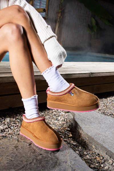 TexFoot Παντόφλες Tazz με πολύχρωμη σόλα με επένδυση από γούνα από σουέτ για την ημέρα του Αγίου Βαλεντίνου