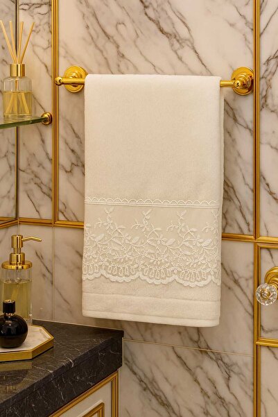 Çeyiz Bahçesi Ahmella منشفة مخملية كريمية مزينة بالدانتيل 50&90