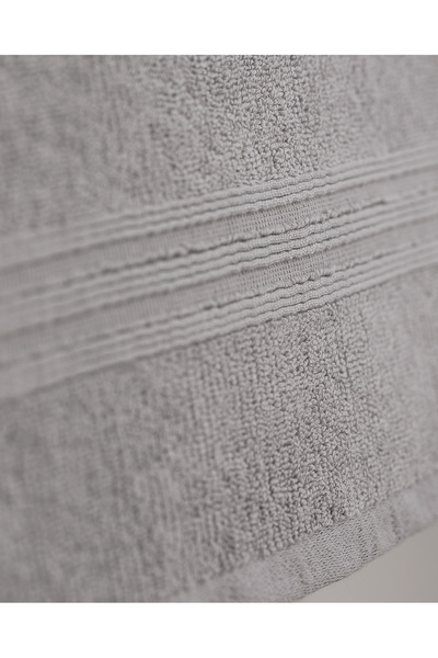 Madame Coco Gestreiftes Dobby-Gesichtshandtuch – Hotelkollektion