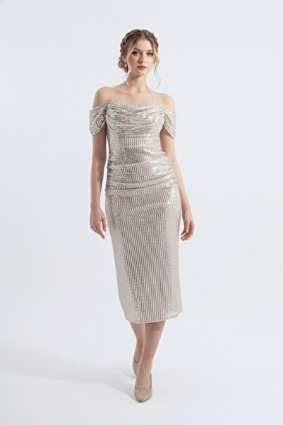 HOX'S غوين |   فستان سهرة ميدي بحزام شفاف مزين بالترتر وأكمام منخفضة من الخلف...