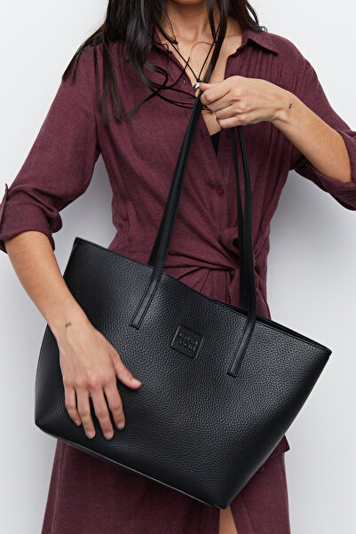 urban focus Shoulder Bag