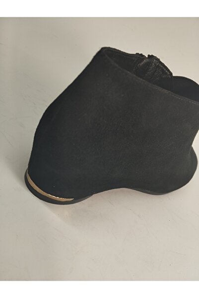 Lucciola Kadın Hakiki Deri Taban Aksesuar Detaylı Siyah Süet Bot