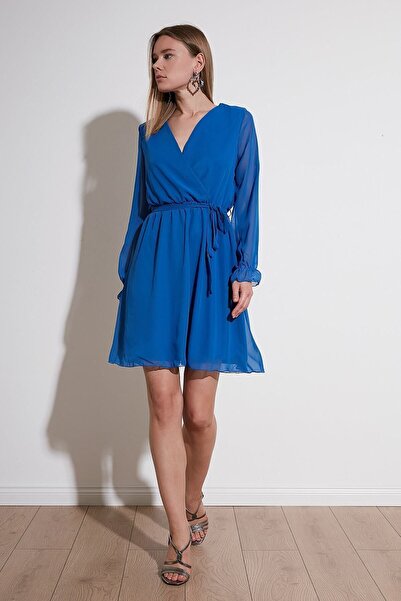 Lela Двобортна шифонова міні-сукня з коміром на зав'язках Сукня 6051467