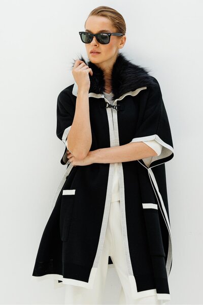 Butik Triko Fur Collar Poncho - Detailed Design