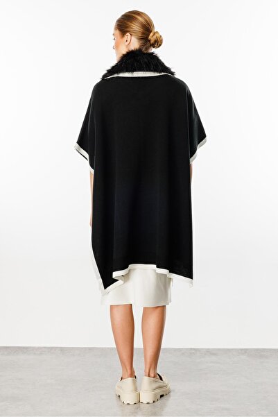 Butik Triko Fur Collar Poncho - Detailed Design