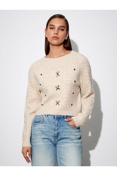 Dilvin 10462 Πουλόβερ με κέντημα με πέτρα μπροστά με λαιμόκοψη-μπεζ