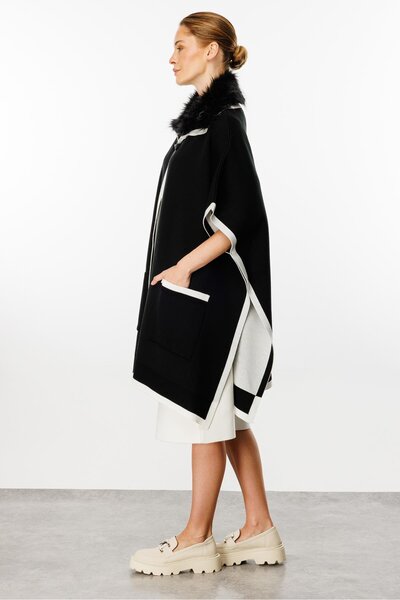 Butik Triko Fur Collar Poncho - Detailed Design