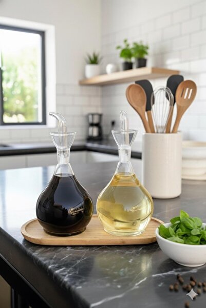 Senin Dükkanın طقم زيت وخل من الزجاج البوروسيليكات المسطح سعة 1000 مل + 1000 مل مع حامل من الخيزران