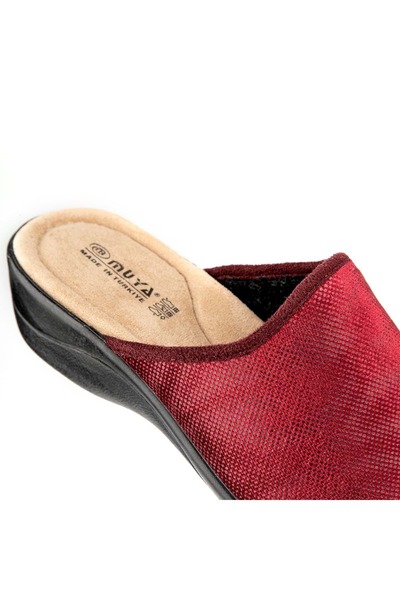 Muya Γυναικείες παντόφλες εσωτερικού χώρου Iyara Orthopedic Sole Closed Winter