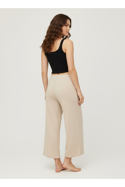 By Piera Γυναικείο παντελόνι από 100% βαμβάκι σε σχήμα φούστας Εσωτερική επένδυση μέχρι τον αστράγαλο Χρώμα δέρματος