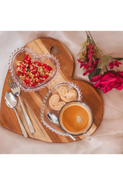 PUFO Elegant glass bowl Heart for serving hazelnuts, pistachios, candies, snacks, 22 cm