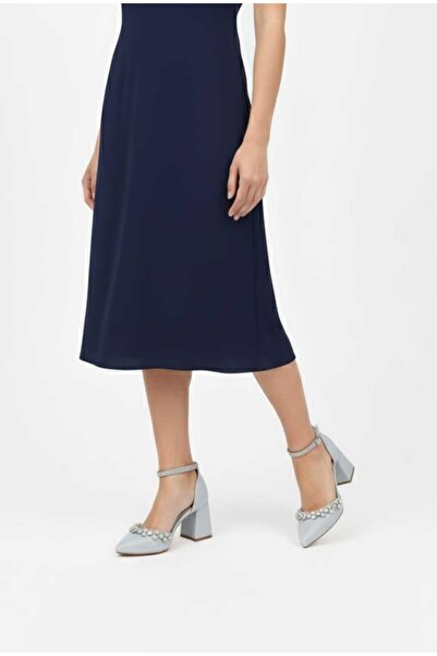 ŞAH حذاء سهرة فضي بكعب سميك منخفض مرصع بالأحجار