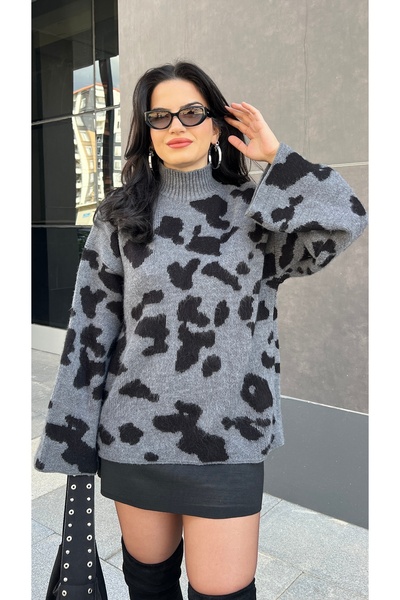 Butik GRİ SİYAH LEOPAR DESEN KAZAK