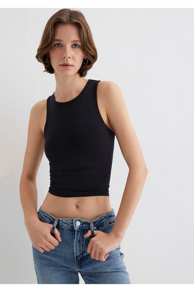 Mavi Halter Neck Μαύρο Πολυαμίδιο Μονόχρωμο Εφαρμοσμένο / Περικοπή που ταιριάζει στο σώμα 1613499-900