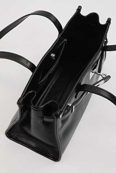 Levidor Black Metal Lock Charmlı Shoulder Bag