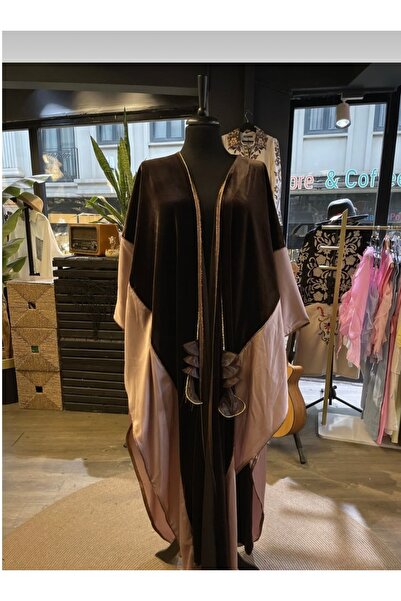 AJAL عباءة كيمونو نسائية بتصميم خاص مع تطريز حجري وتفاصيل مطرزة