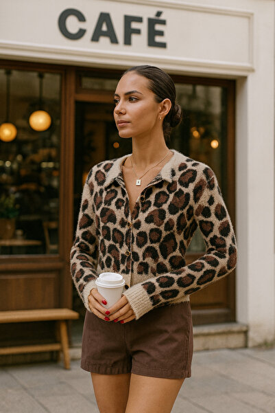 LEOF Leopar Desenli Düğme Detaylı Bisiklet Yaka Yumoş Hırka