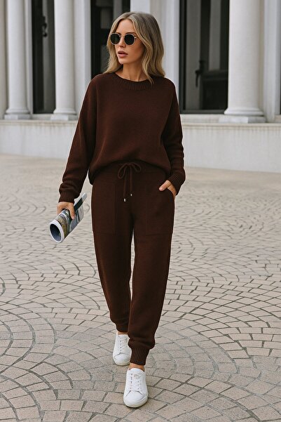 VAGGON Mink Knitwear Crew nyakú, hosszú ujjú blúz és fűzős Jogger nadrág szett