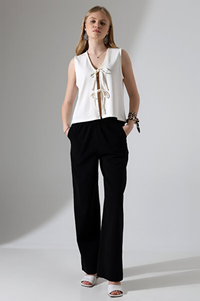 Şiir Женска папийонка Aust с детайли, жилетка с текстура, блуза и жилетка - екрю