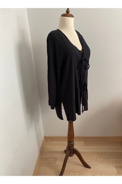 WhiteArt Women's Black Kimono with Tie Front and 2 Lace Details