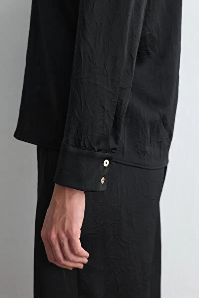 Gusto Crinkle Satin Shirt - Black