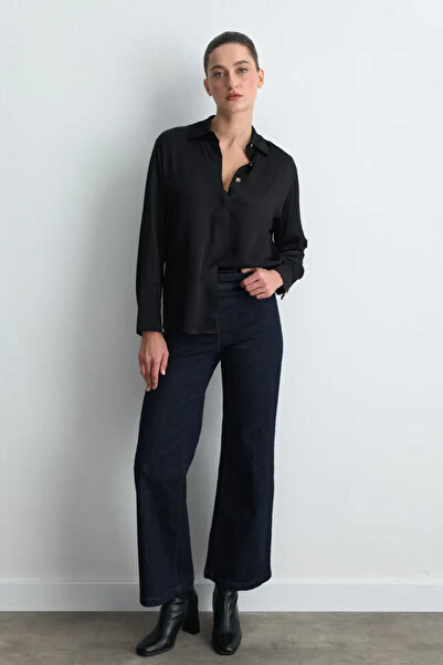 Gusto Gold Buttoned Viscose Satin Shirt - Black