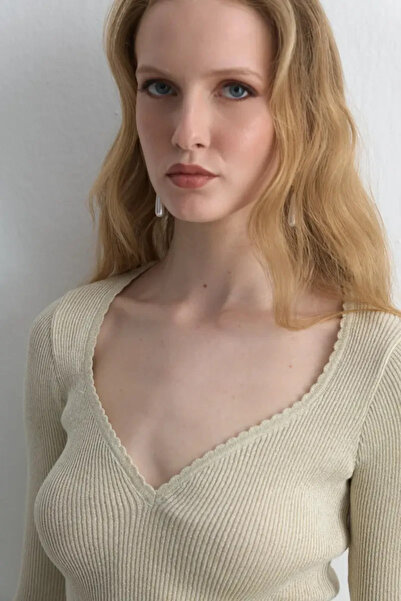 Gusto Heart Neckline Ruffle Detailed Knit Blouse - Gold