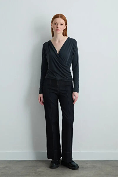 Gusto Anvelop Cut-Out Modal Knitted Blouse - Black