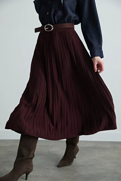 Gusto Long Knit Pleated Skirt - Brown