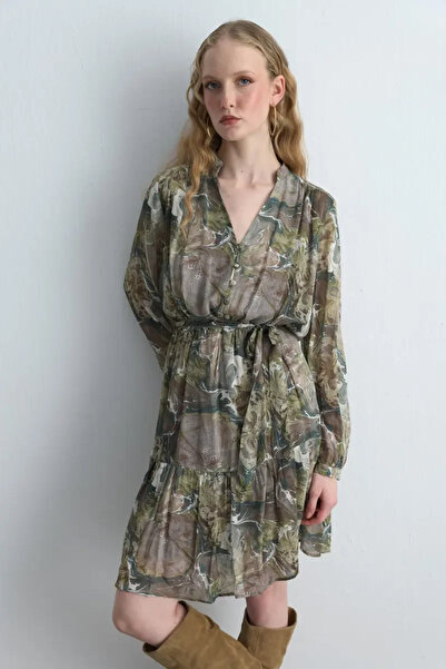 Gusto Rochie din viscoză cu centură din colecția Anka - verde