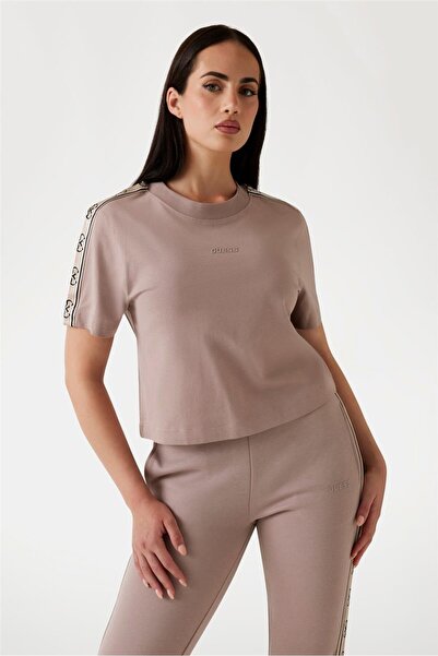 Guess تي شيرت بريتني النسائي Active Boxy Fit