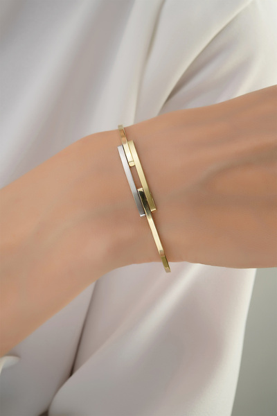 Çgk Çiğdem Gürel Kuyumculuk 8K Altın Kadın Modern Kilit Detaylı Kelepçe Bilez...