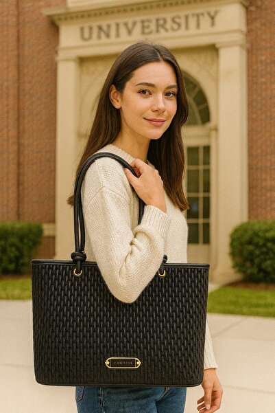 Generic Elegant Textured Ladies Handbag with Heart Scarf & Gold Detailing – Carnalisa