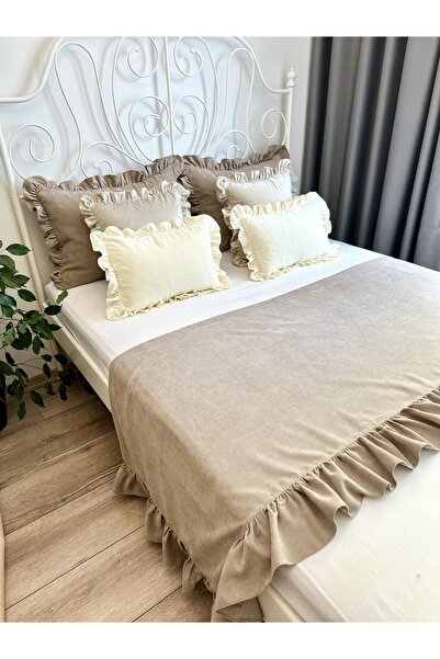 Decamor home Milky Coffee Ruffled Bed Runner Throw Pillow Set Bedspread Double Size 3 Pieces