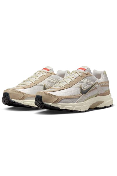 Nike حذاء رياضي للجنسين من إنيتياتور باللون البيج