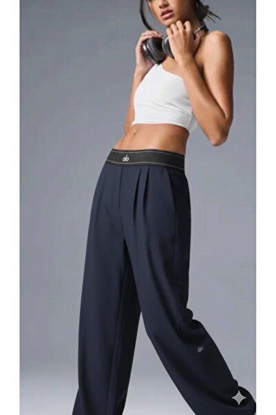 strivex بنطلون دريم سكيب ذو طيات باللون الأزرق الداكن