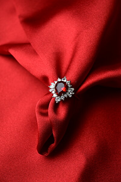 Luceven 925 Ayar Gümüş Damla Kesim Kırmızı Zirkon Taşlı Zarif Yüzük